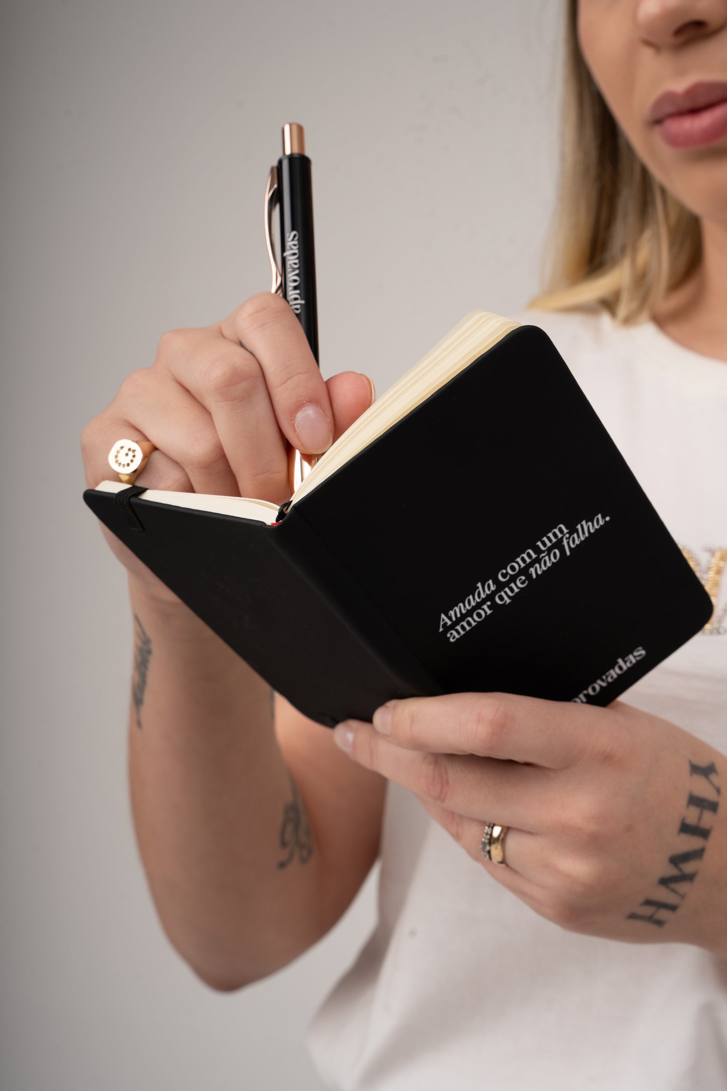 Caderneta "Amada com um amor que não falha."