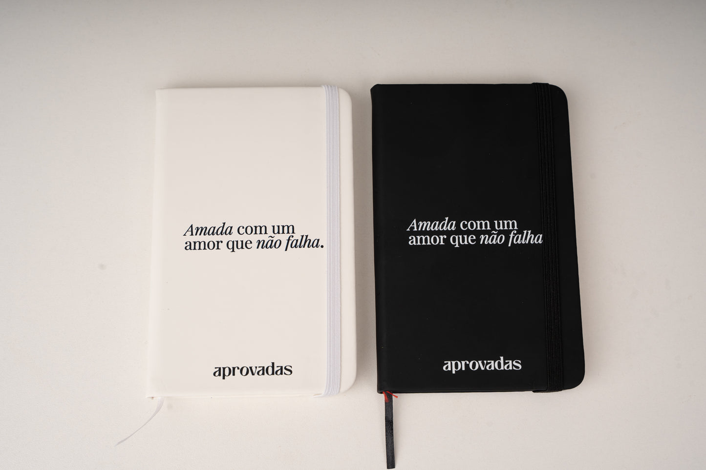 Caderneta "Amada com um amor que não falha."